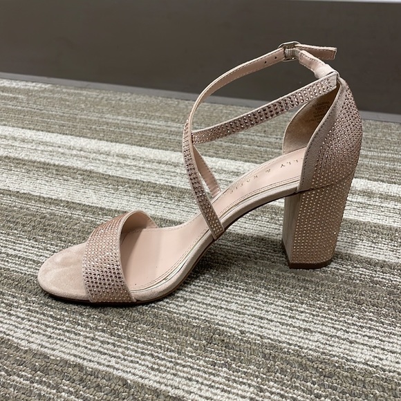 Gorgeous Kelly & Katie Sparkly Nude Heels - Picture 4 of 5